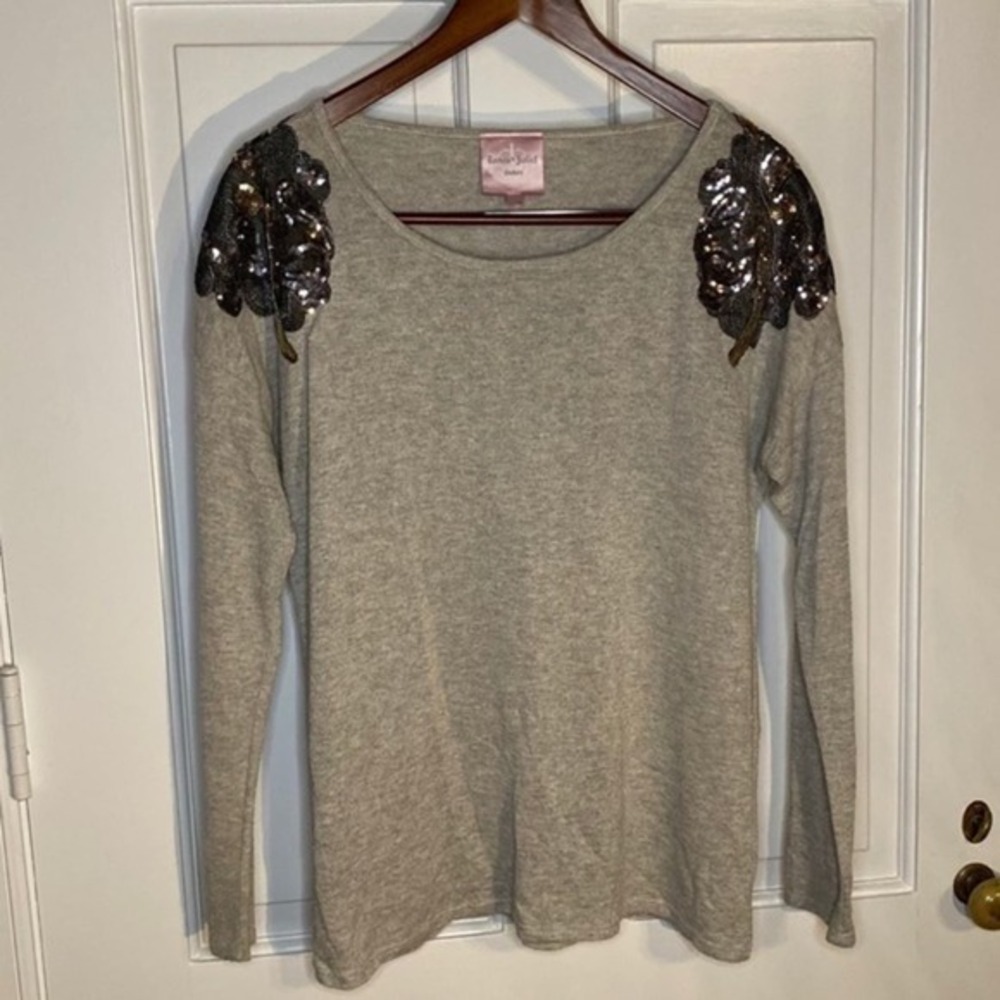 Romeo & Juliet Couture Sequined Shoulder S…